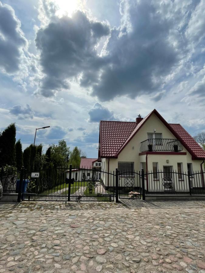 Meta House * Merkine